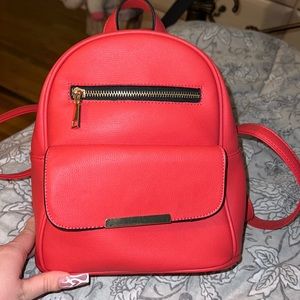 ⭐️⭐️BUNDLE DEAL⭐️⭐️ MINI BACKPACK 🎒 & JUICY COUTURE WRISLET 👑